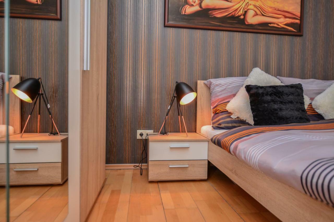 Design Free Parking Apartment In City Center Budapest Esterno foto